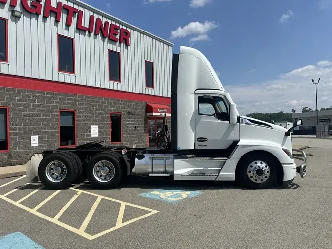 2023 Kenworth T680