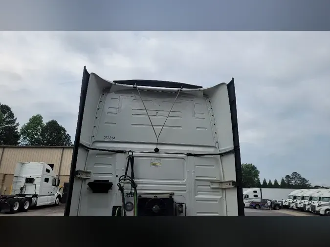 2019 Volvo VNL64860