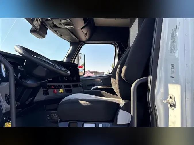 2022 FREIGHTLINER CA126