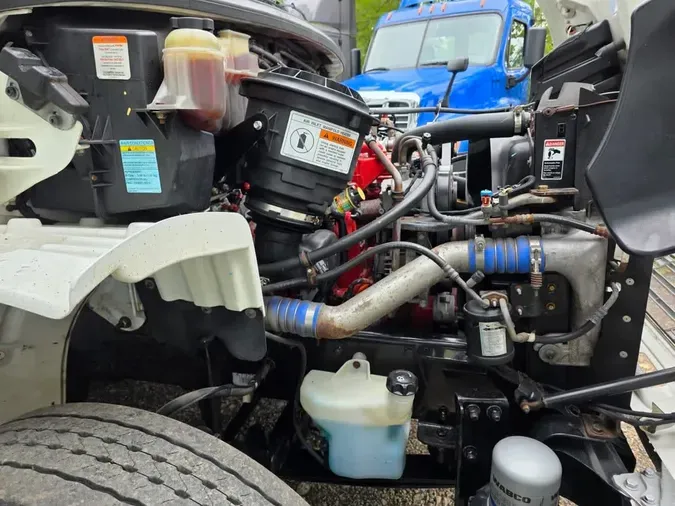 2019 FREIGHTLINER M2 106