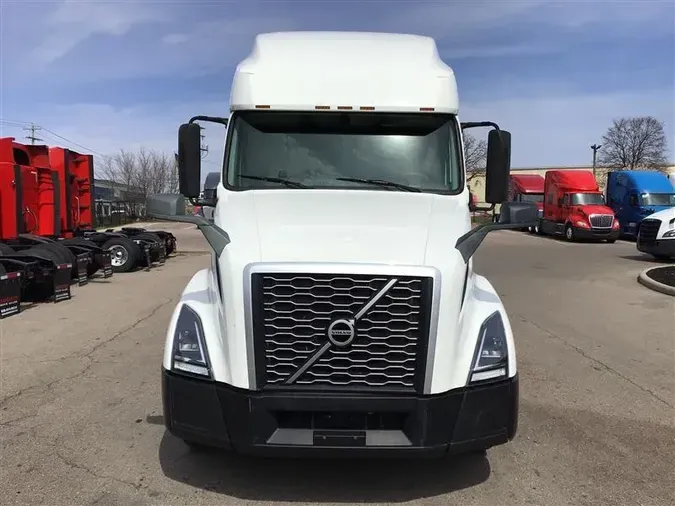 2019 VOLVO VNL760