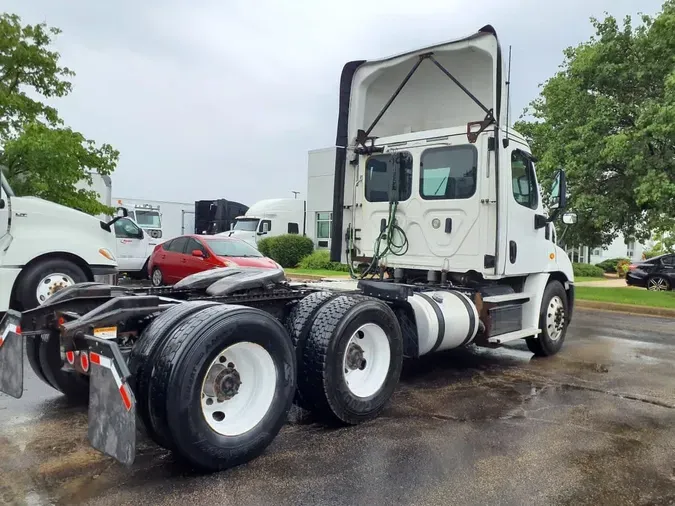 2018 FREIGHTLINER CASCADIA 113" DAYCAB