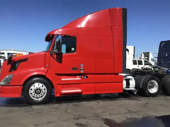 2015 VOLVO VNL630