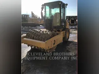 2011 CATERPILLAR CP44