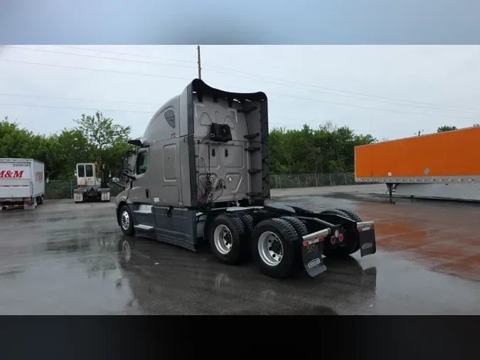 2025 Freightliner Cascadia 126