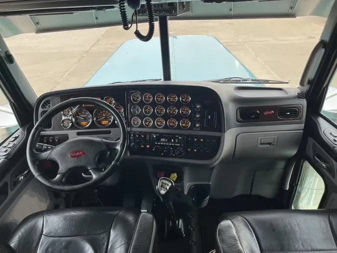 2021 Peterbilt 389