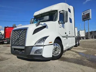 2022 VOLVO VNL64T760