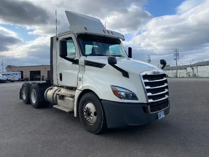 2018 Freightliner T12664STe3e53a06daee8f64ab19722aac3b6ef2