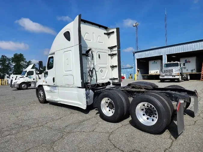 2018 Freightliner X12564ST