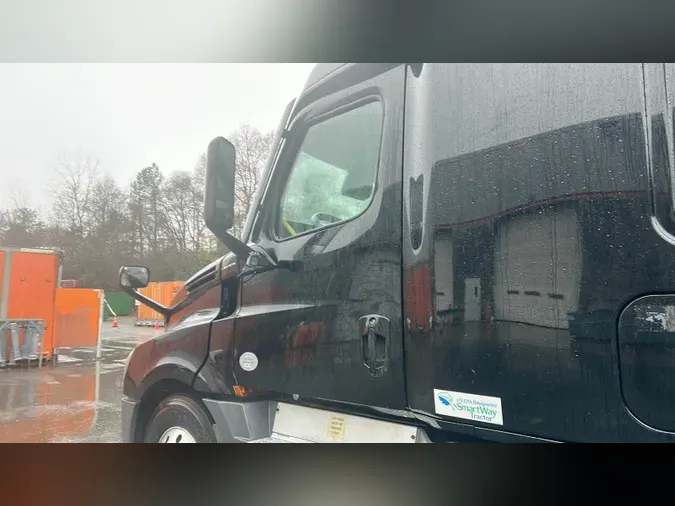 2022 Freightliner Cascadia 126