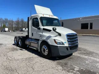 2019 Freightliner T12664ST