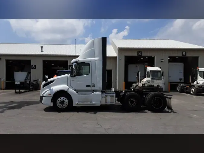 2019 Volvo VNL300e3f3b7b072c048f2f878a26e5b1098b8