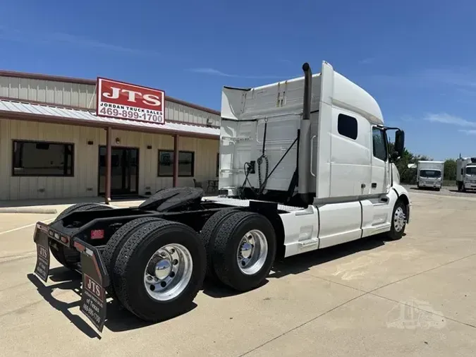 2021 VOLVO VNL64T740