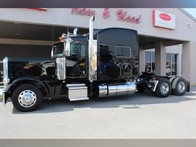 2023 Peterbilt 389