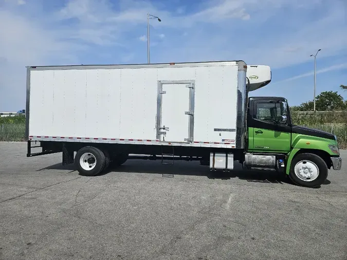 2017 HINO 338 Reefer