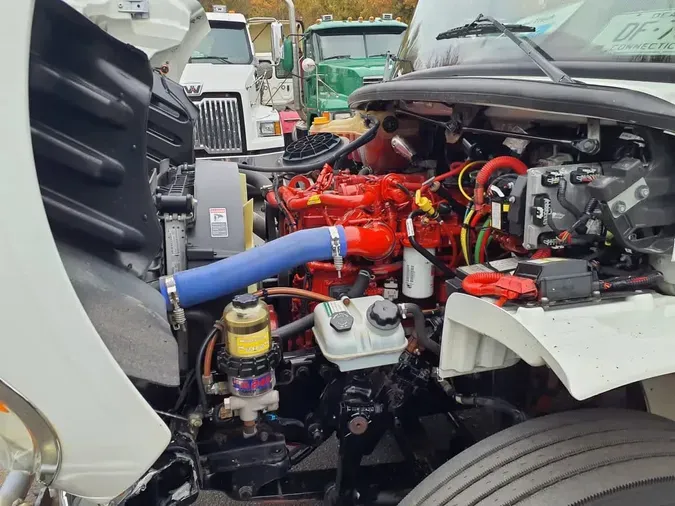 2022 FREIGHTLINER/MERCEDES M2 106