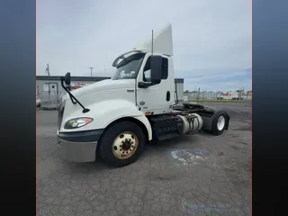 2019 NAVISTAR INTERNATIONAL RH613 DAYCAB S/A