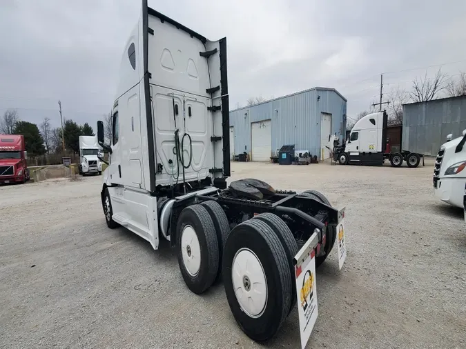 2023 FREIGHTLINER CASCADIA 126