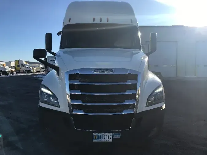 2019 Freightliner T12664ST