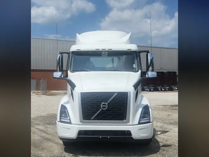 2026 VOLVO TRUCK VNR64T300