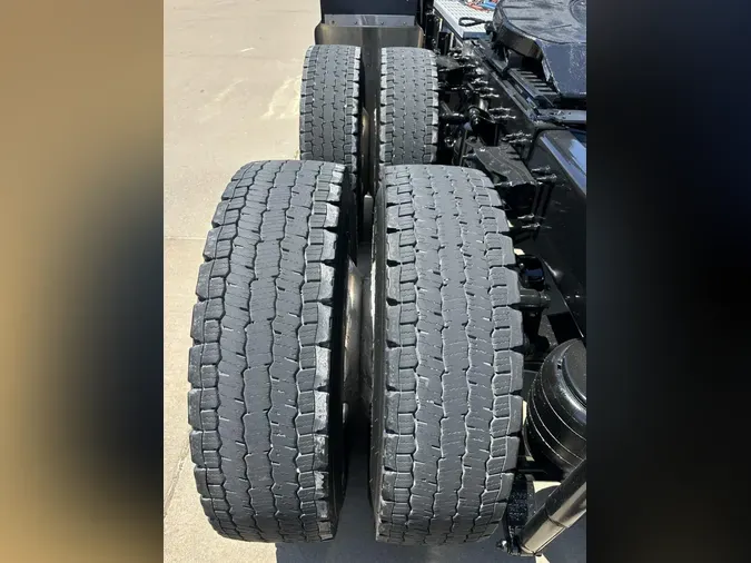 2025 Peterbilt 589e40c650e51b5e6cfa3aa18bcbe7d06e4