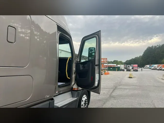2024 Freightliner Cascadia 126