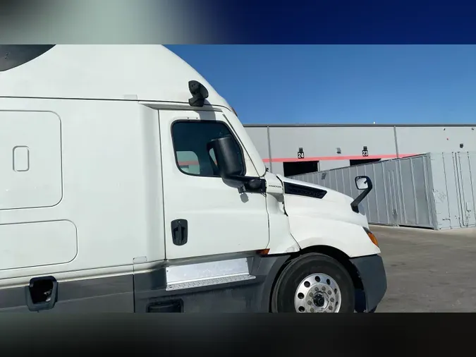2022 Freightliner Cascadia 126