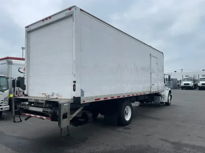 2018 FREIGHTLINER M2 106