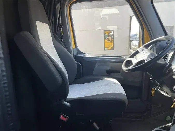 2020 FREIGHTLINER CA126