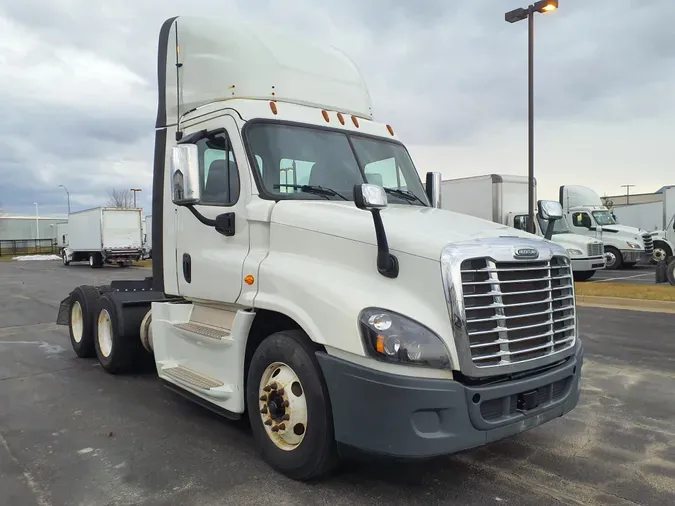 2018 FREIGHTLINER/MERCEDES CASCADIA 125