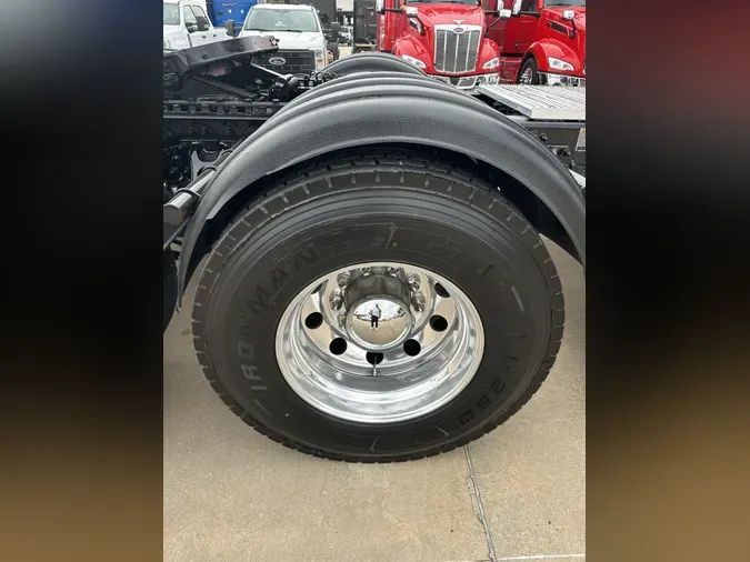 2022 Peterbilt 389
