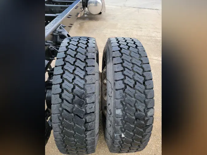 2021 Peterbilt 337