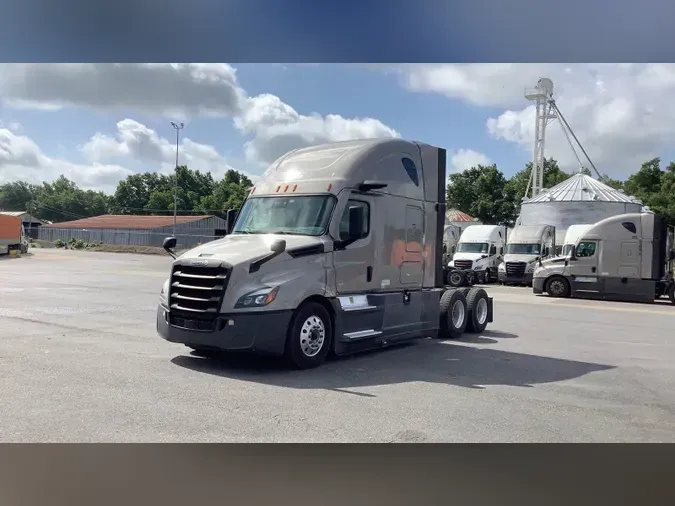 2022 Freightliner Cascadia 126