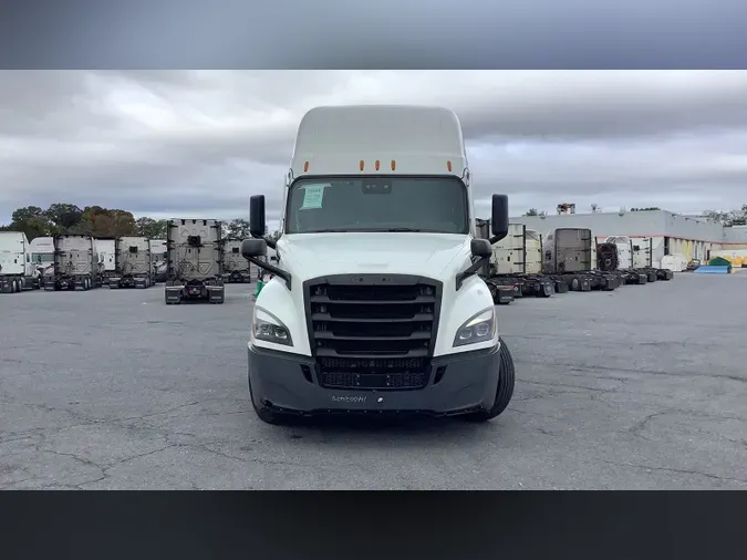 2022 Freightliner Cascadia 126