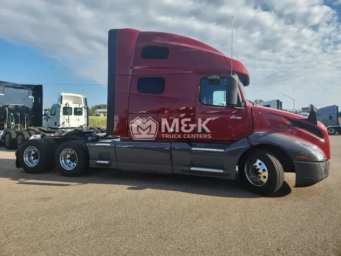 2023 VOLVO VNL64T760