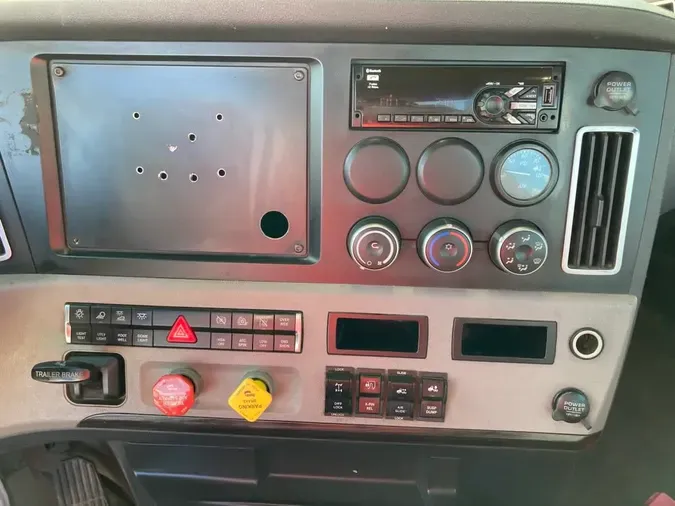 2019 FREIGHTLINER/MERCEDES NEW CASCADIA 126e421caaf890a5f97ebe897ca9dbf6f81