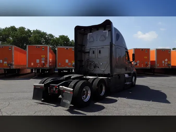2025 Freightliner Cascadia 126