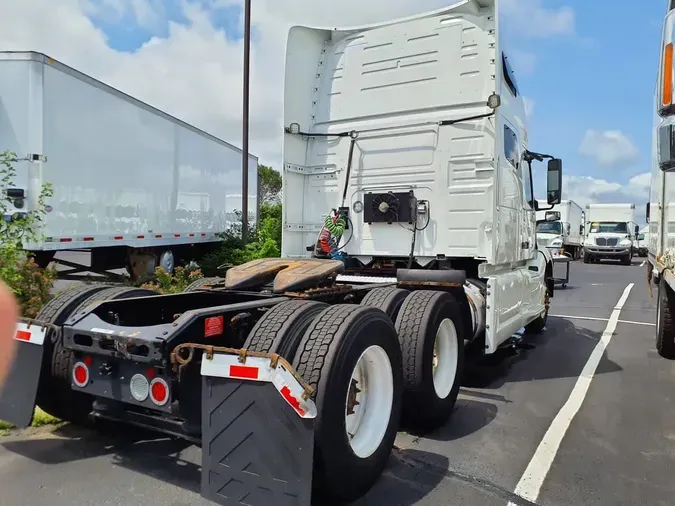 2019 VOLVO VNL64T-760