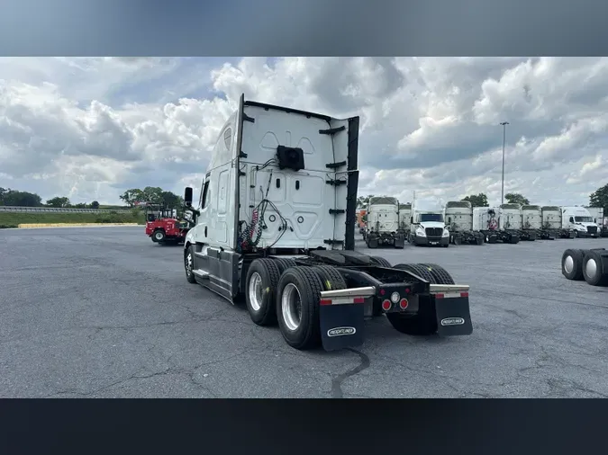 2023 Freightliner Cascadia 126