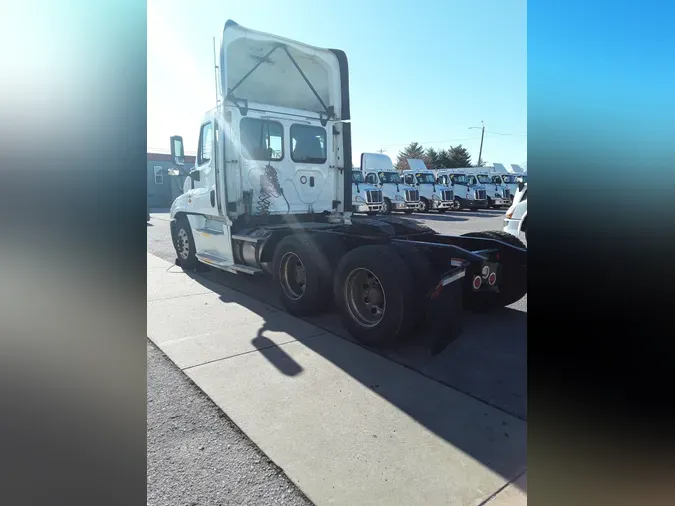 2018 FREIGHTLINER/MERCEDES CASCADIA 125