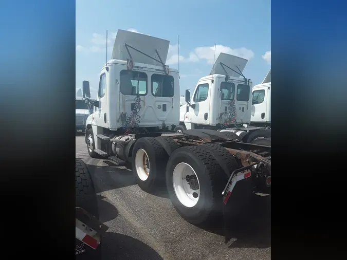 2016 FREIGHTLINER/MERCEDES CASCADIA 125