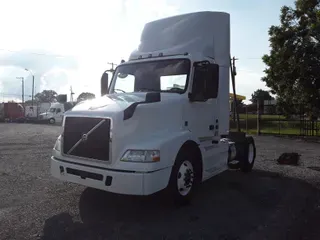 2016 Volvo VNM42T