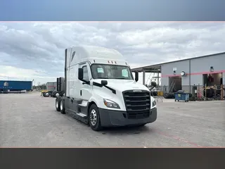 2022 Freightliner Cascadia 126