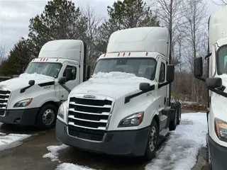 2021 FREIGHTLINER CA126