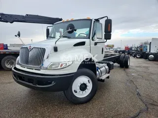 2018 INTERNATIONAL 4400SBA