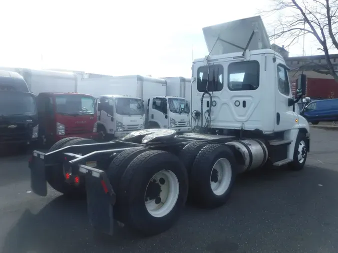 2018 FREIGHTLINER/MERCEDES CASCADIA 125