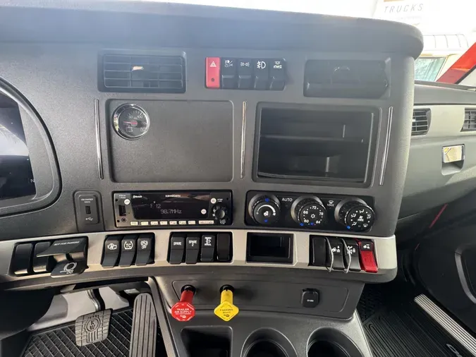 2024 Kenworth T680
