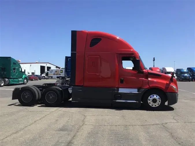 2022 FREIGHTLINER CA126