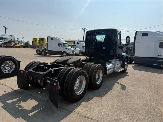 2021 Peterbilt 579e43bcde990f9343e87bac83c5fc2f176
