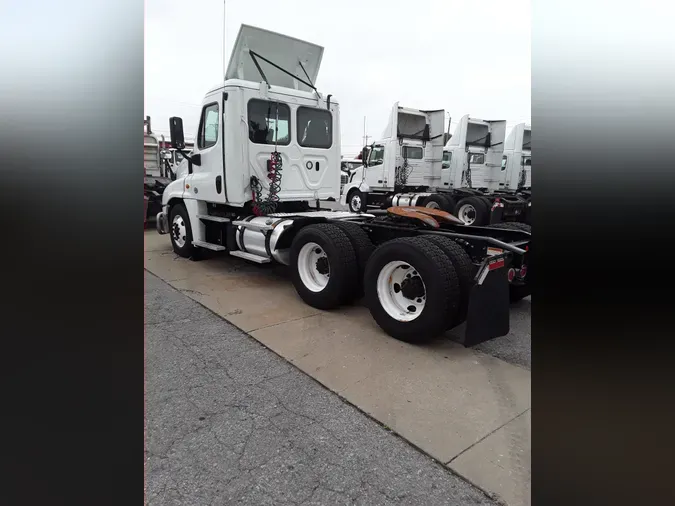 2019 FREIGHTLINER/MERCEDES CASCADIA 125